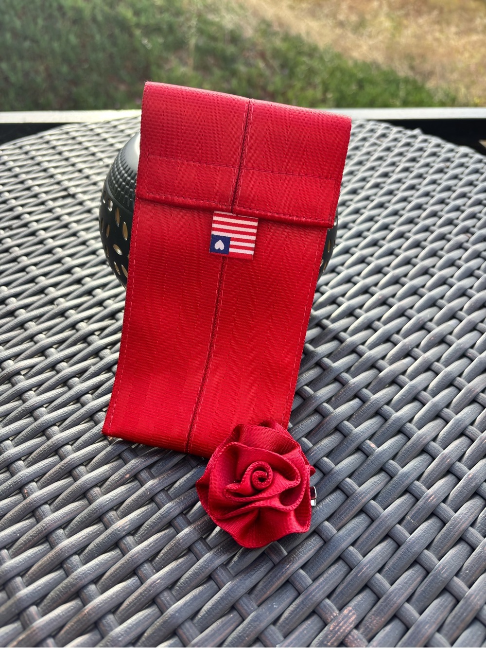 Harveys Scarlet Eyeglass Case and Rosette VEUC